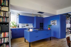 Modrá kuchyně - Dům s knihovnou
