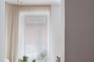 Obývací pokoj s velkými okny - Casa Olivar