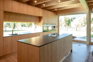 Kuchyně v rustikálním stylu - Moderní dřevostavba