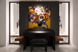 klavír s obrazem na chodbě