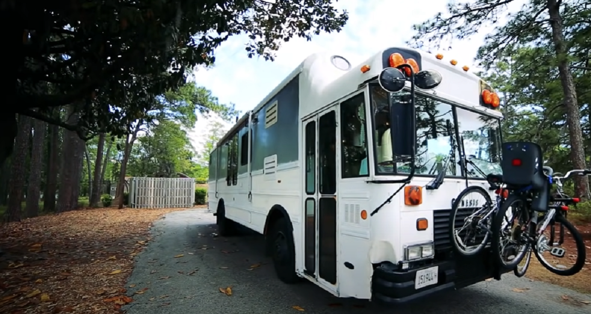 Exteriér autobusu po rekonstrukci.