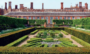 Hampton-Court_12.jpg