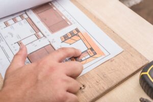 Nábytek na míru vs. sériová výroba: Co se vyplatí víc a kdy je lepší investovat do nábytku na míru?