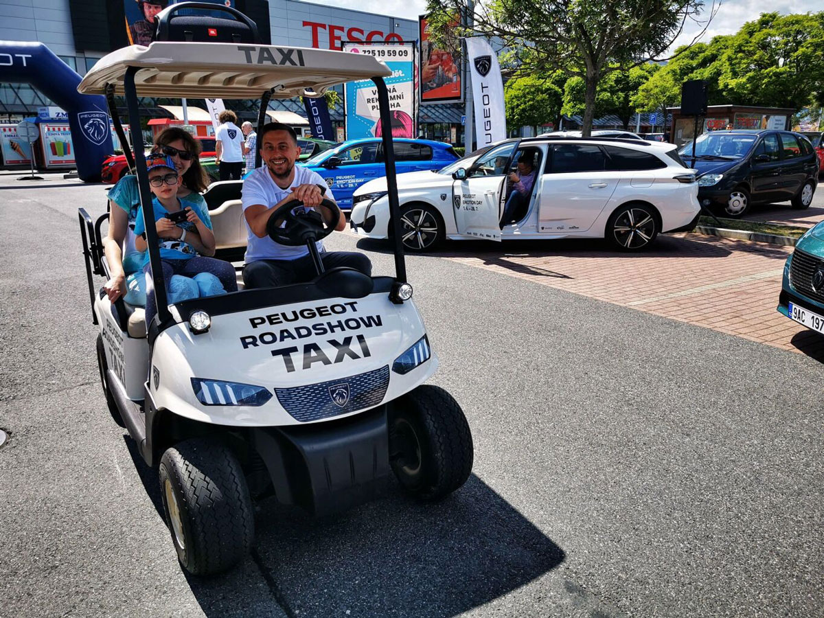 Peugeot roadshow taxi