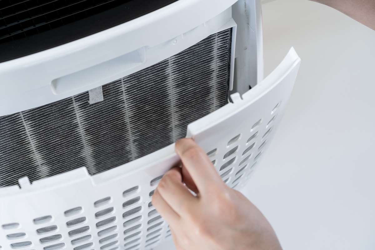 Výměna filtru v domácí čističce vzduchu