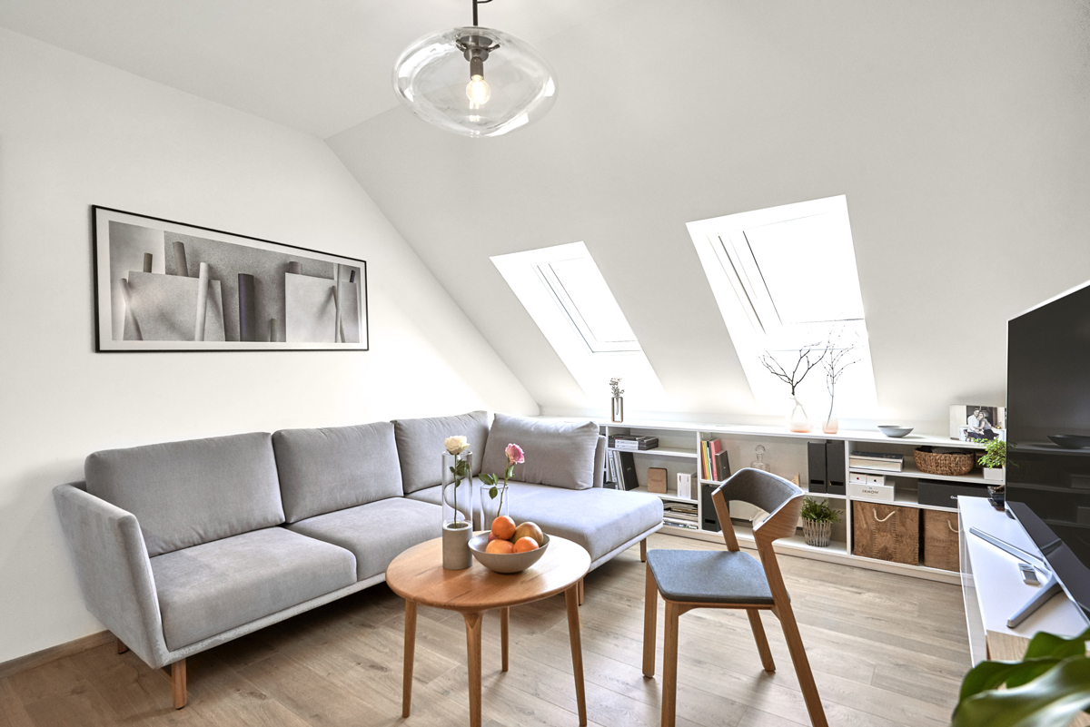 Každý centimetr se počítá! Jak si architekt z holého prostoru bez příček vykouzlil podkrovní byt rovný 2+kk