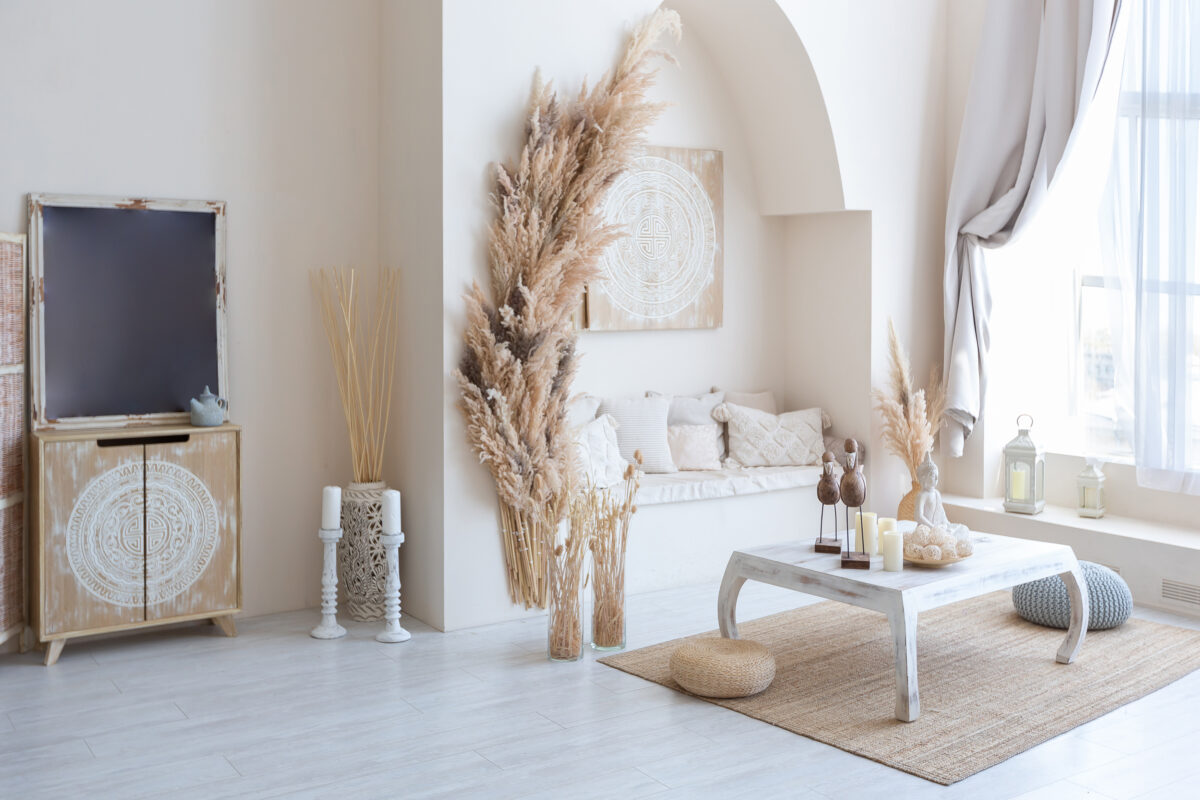 Daylight,Through,A,Huge,Panoramic,Window,Illuminates,The,Cozy,Oriental