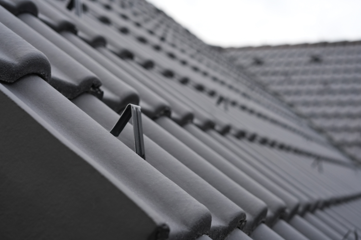 Jakmile je střešní krytina zkontrolovaná zvenčí, je vhodné zaměřit se i na samotný krov.