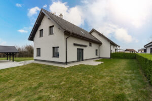 Hotový-rodinný-dům-s-krytinou-KM-Beta