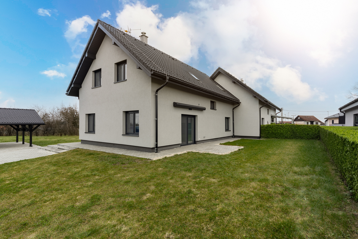 Hotový-rodinný-dům-s-krytinou-KM-Beta