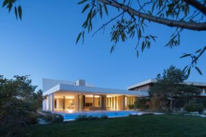 RD_Zahorska_Bystrica_exterier_BEEF_Architekti_foto_Matěj_Hakár_pro_M&T-(2)