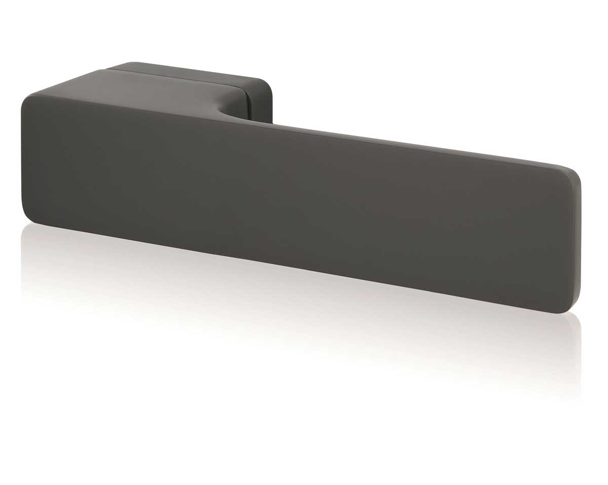 Klika_MINIMAL_povrch_titan_mat_cerny_foto_zdroj_M&T