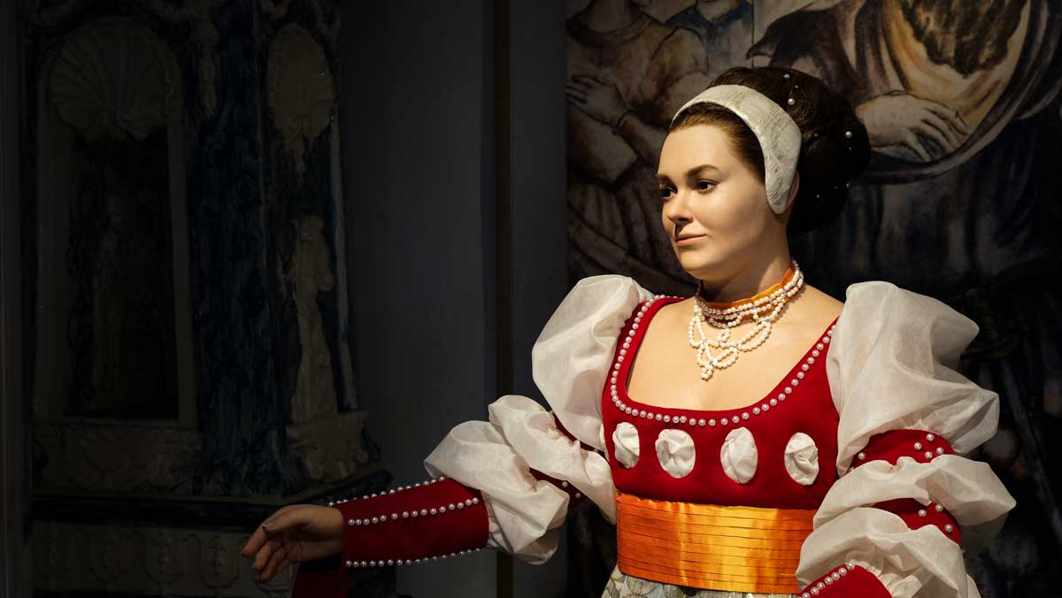 Historické kostýmy z pohádky Tři oříšky pro Popelku vystavené na zámku Moritzburg