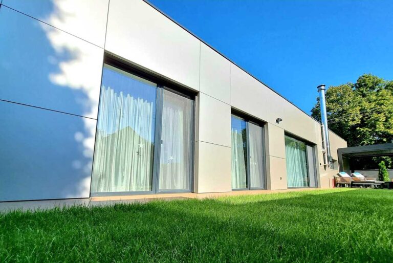 Provětrávaná-fasáda-na-rodinném-domě-od-AVG