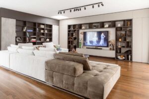 Včetně posekaného trávníku. Když klientka pustí kontrolu a designér dotáhne i to, co nebylo zadáním