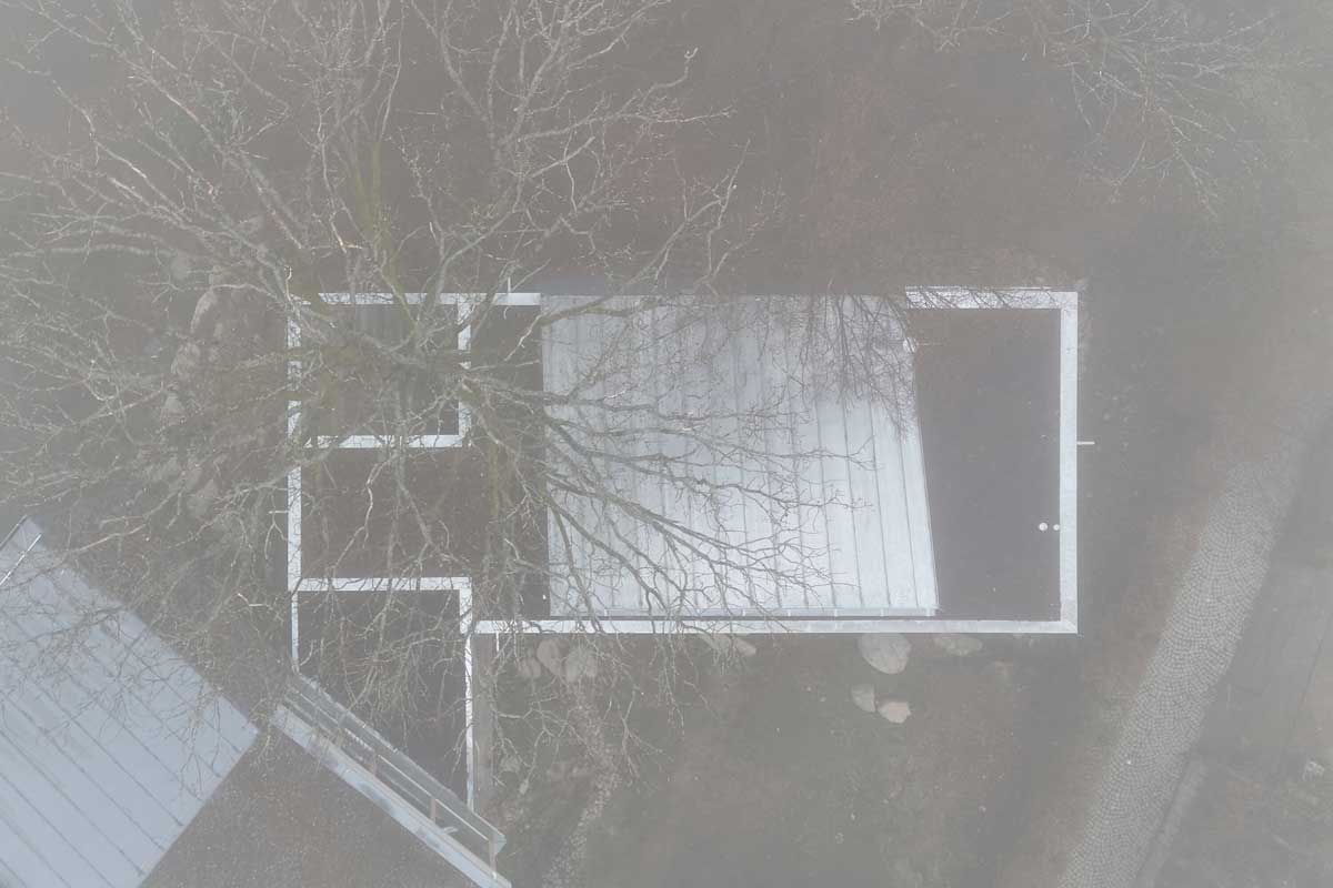 Pohled shora na přístavbu Domu Medník s respektováním půdorysu a terénu