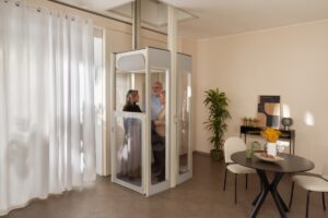 Uplifts by Stannah: Moderní domácí výtah, který si váš dům zaslouží