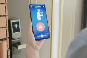 Ovládání chytrého zámku dveří pomocí mobilní aplikace Smart Home