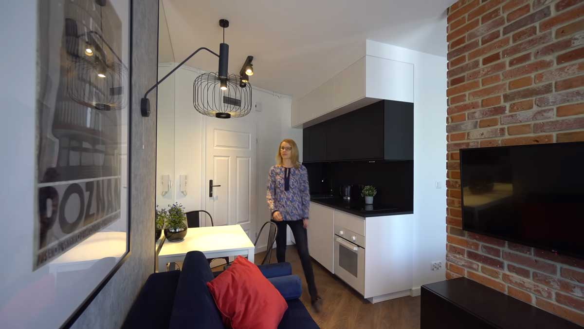 Vstupní část plynule navazující na denní zónu, bez zbytečných přepážek a vizuálních bariér