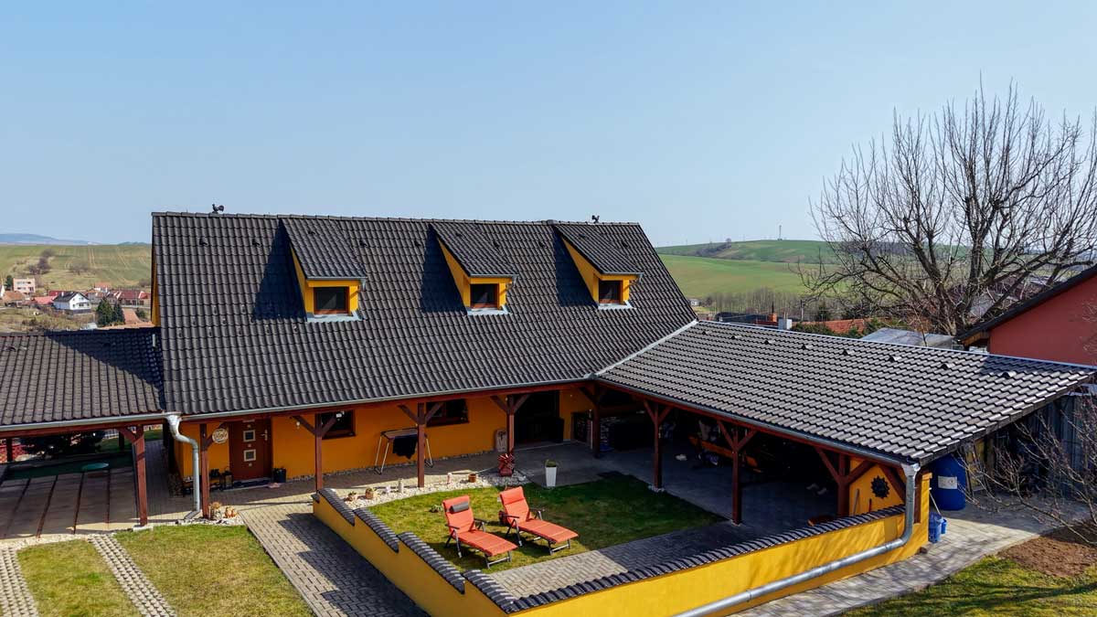 Dům-se-střešní-krytinou-KM-Beta