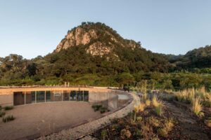 Žádná elektřina ze sítě, jen příroda. Tenhle dům funguje úplně jinak, než jsme zvyklí