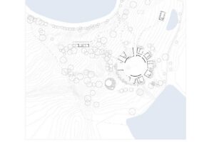 Situační plán domu zasazeného do krajiny s kruhovou dispozicí a okolní vegetací.