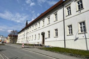 Piaristický klášter v Příboře, pohled zvenčí.