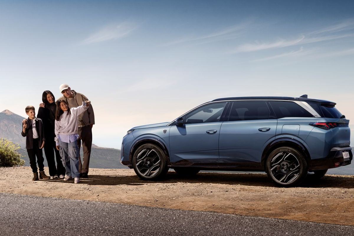 SUV Peugeot 5008 Summer Blue