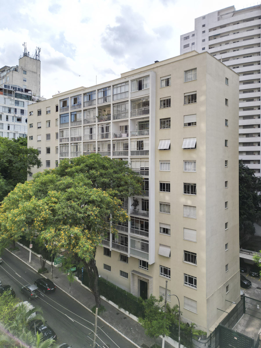 Bytový dům v São Paulu dokončený v roce 1949 podle návrhu architekta Lucjana Korngolda, v němž se nachází jeho někdejší penthouse.