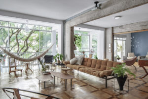 Architekt si ho v roce 1949 navrhl pro sebe. Po 70 letech tento penthouse ukazuje, proč dobré bydlení nestárne